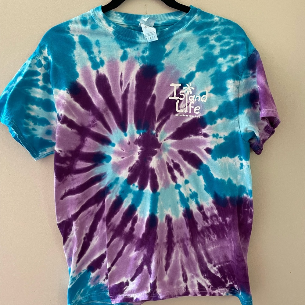 Hilton Head “Island Life” Tie dye Tee size Medium